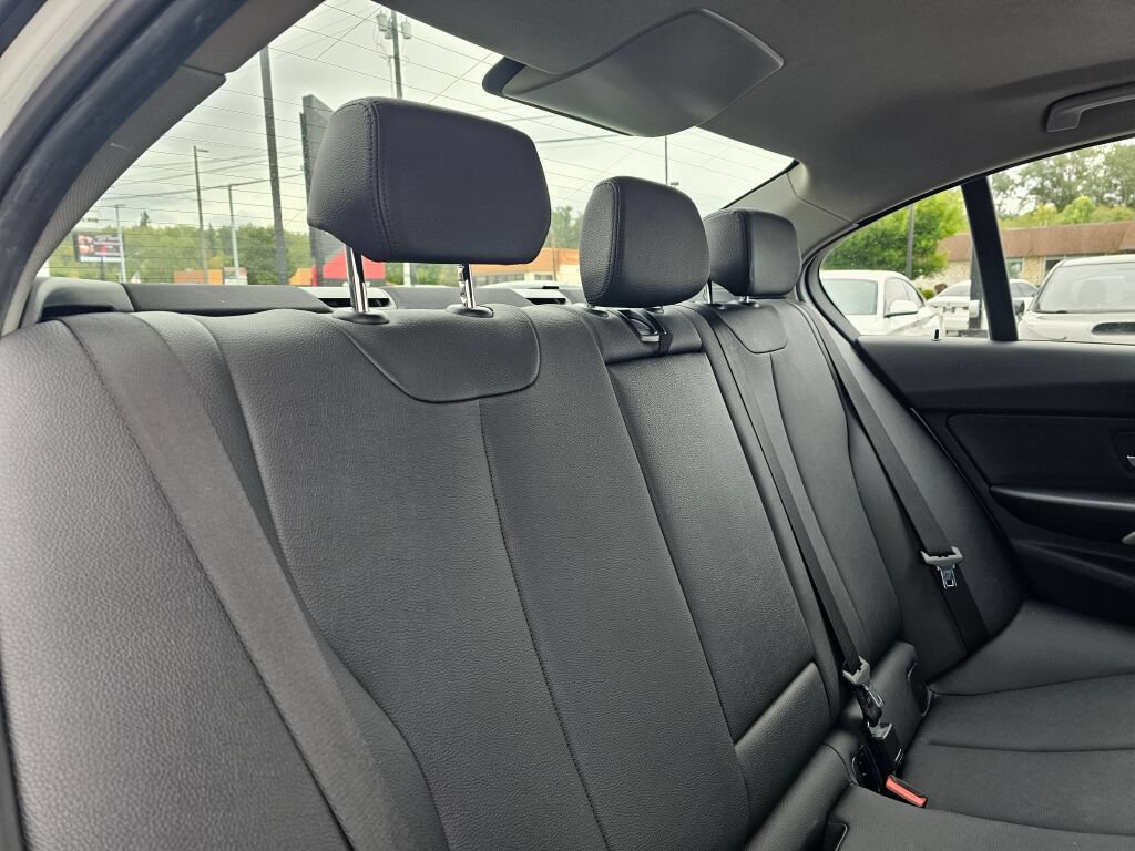 Used 2016 BMW 320i xDrive Sedan AWD/4WD image 13