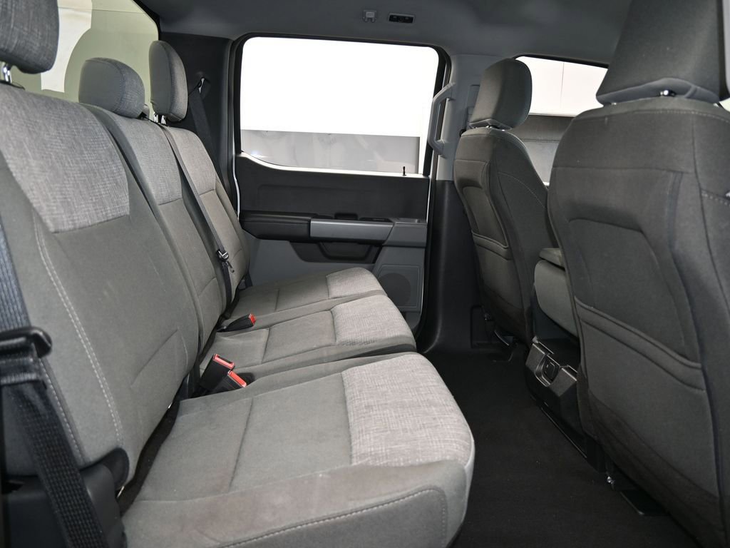 Used 2025 Ford F250 XLT image 40