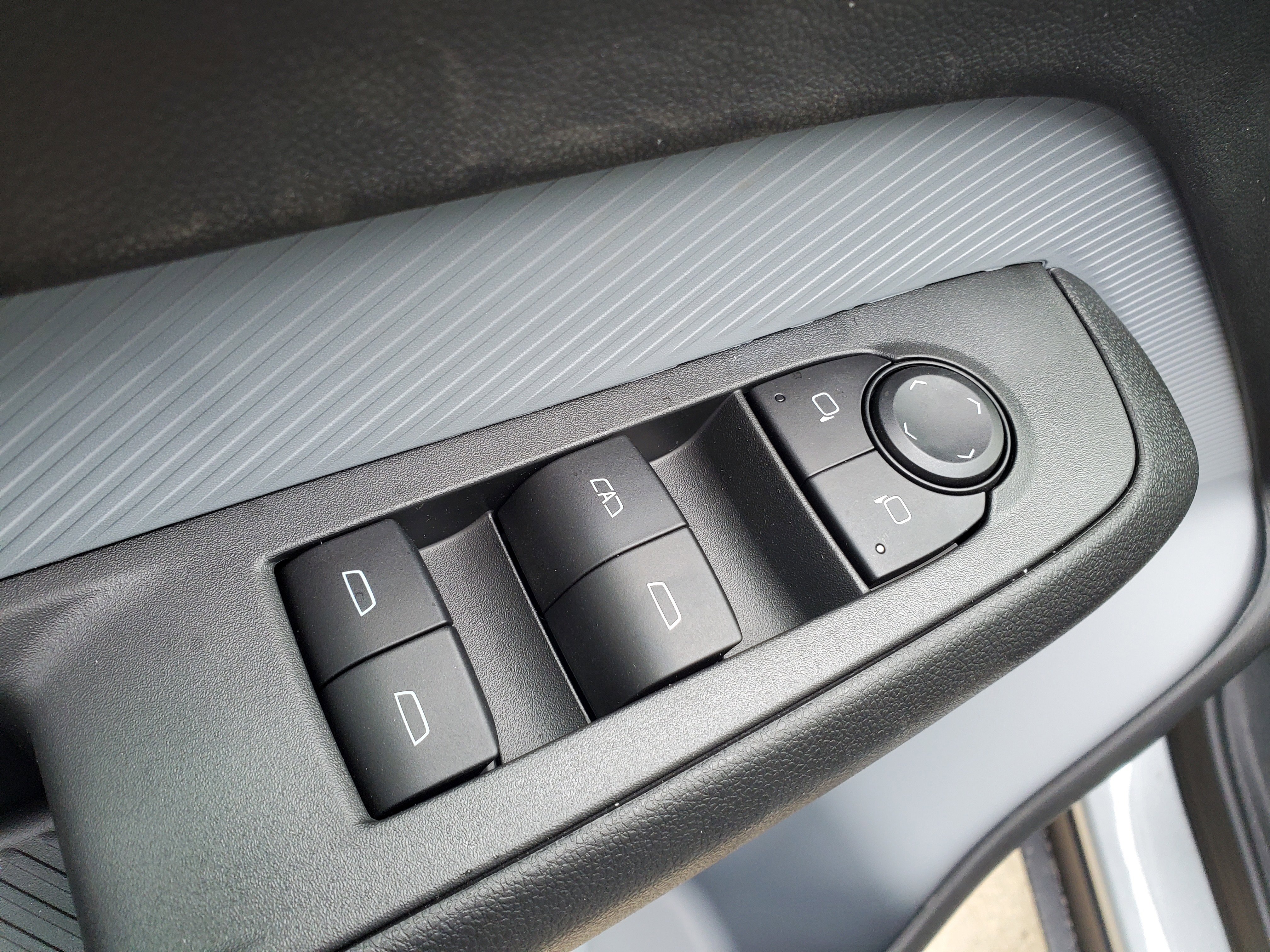 New 2027 Chevrolet Bolt RS w/ LPO, All-Weather Package FWD image 7
