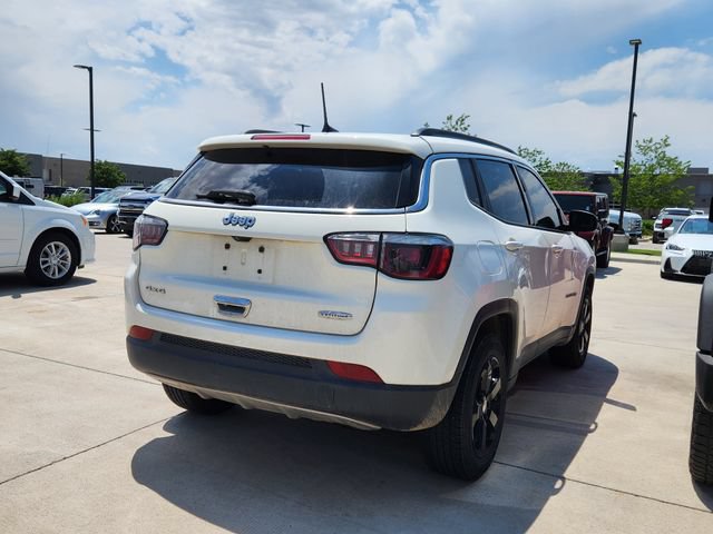 Used 2018 Jeep Compass Latitude w/ Popular Equipment Group AWD/4WD image 3