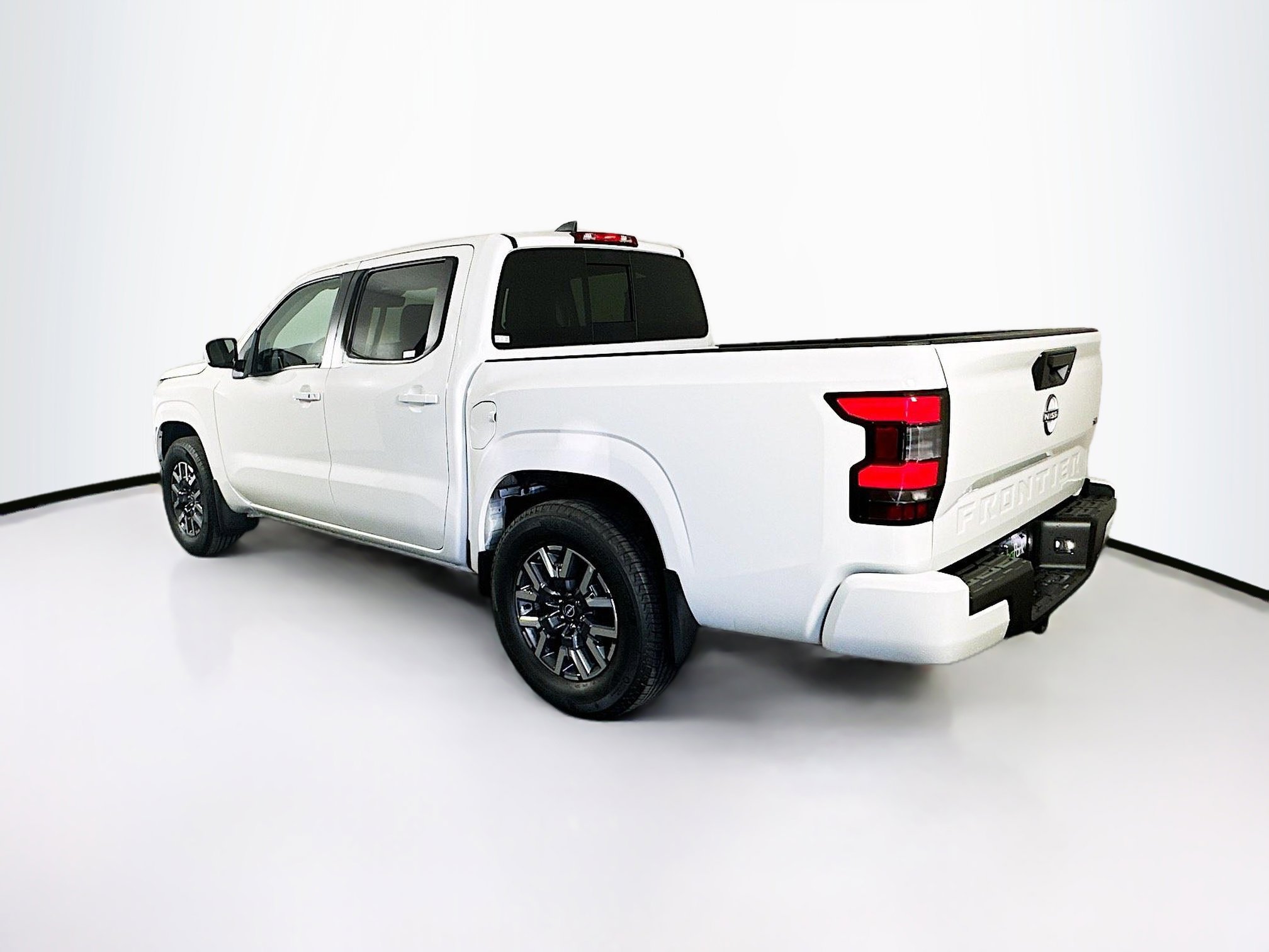 Used 2024 Nissan Frontier SL image 5
