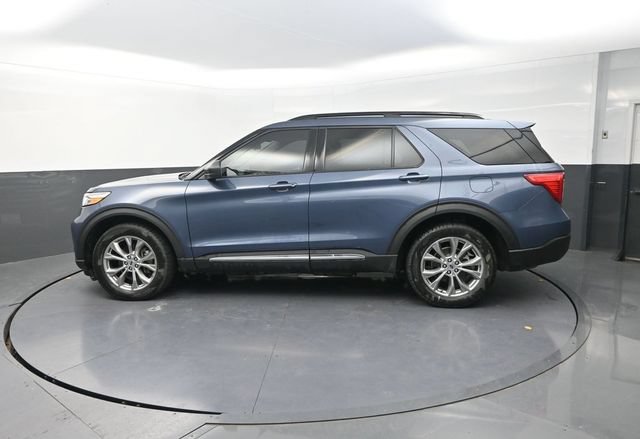 Used 2021 Ford Explorer XLT w/ Equipment Group 202A AWD/4WD image 7