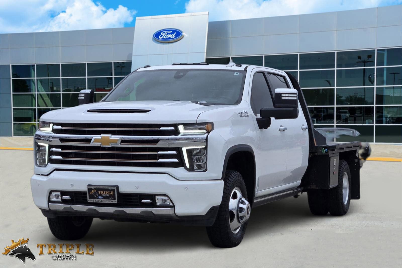 Used 2023 Chevrolet Silverado 3500 High Country w/ Technology Package image 2