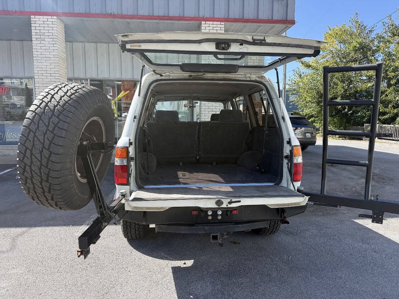 Used 1996 Toyota Land Cruiser w/ Convenience Pkg AWD/4WD image 6
