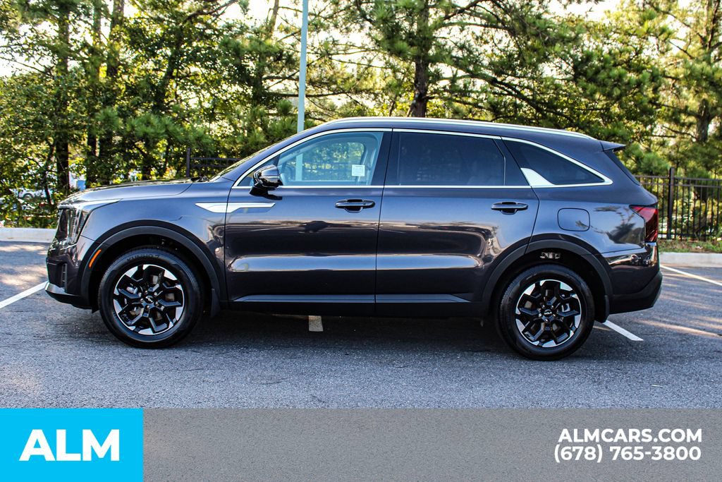 Used 2025 Kia Sorento S AWD/4WD image 6