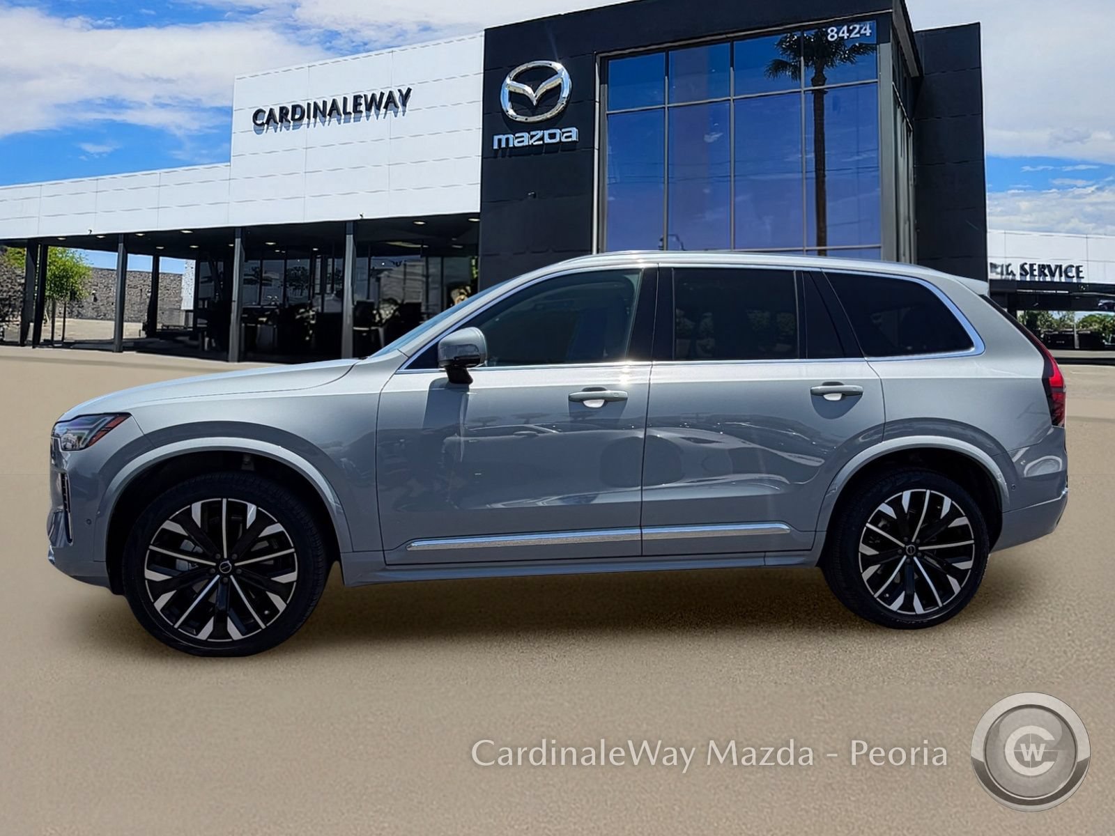 Used 2025 Volvo XC90 B5 Plus AWD/4WD image 3