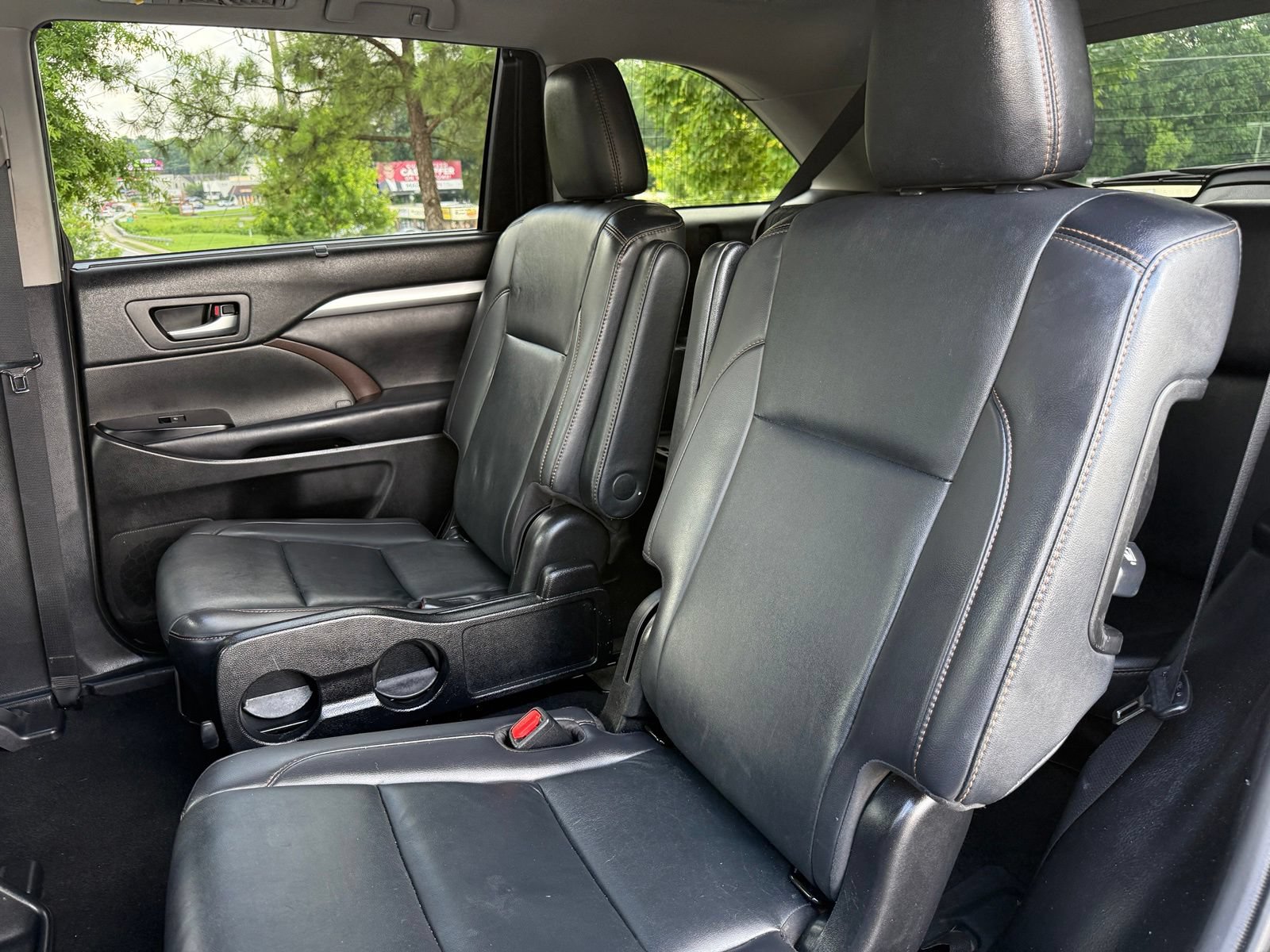 Used 2019 Toyota Highlander XLE AWD/4WD image 41