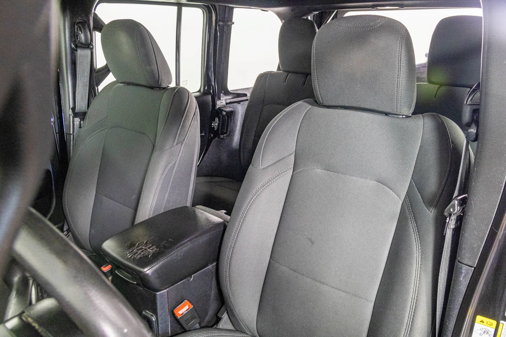 Used 2018 Jeep Wrangler Unlimited Sport AWD/4WD image 20