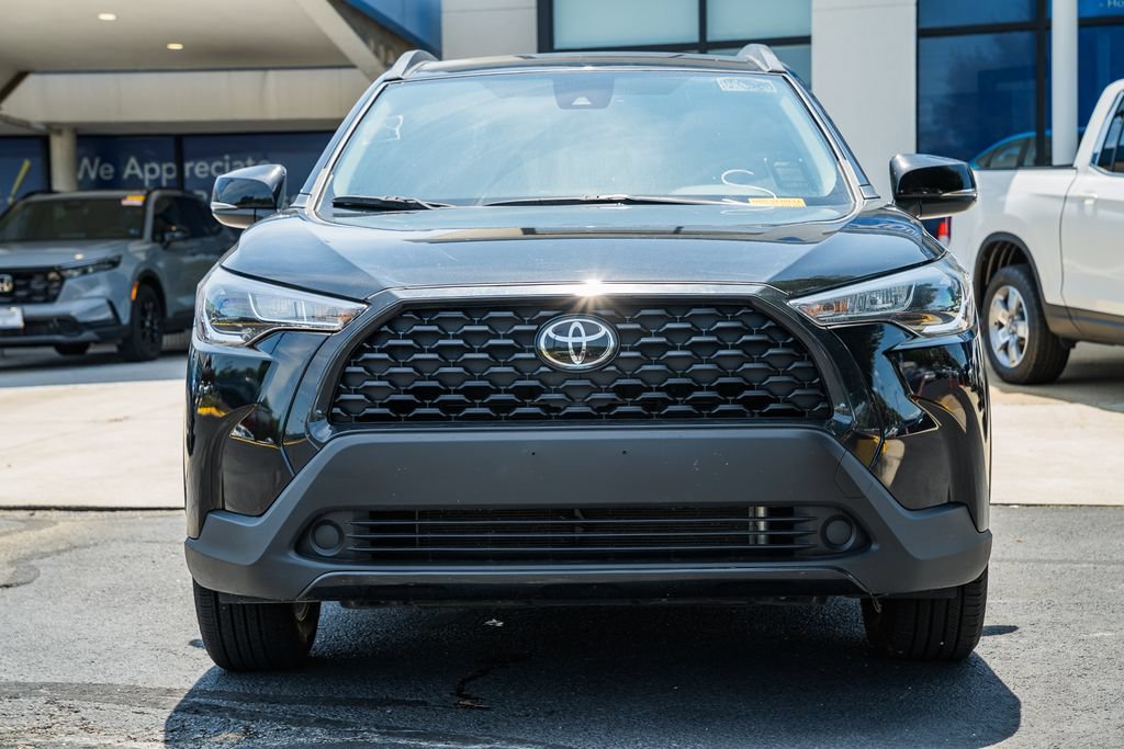 Used 2022 Toyota Corolla Cross LE AWD/4WD image 2