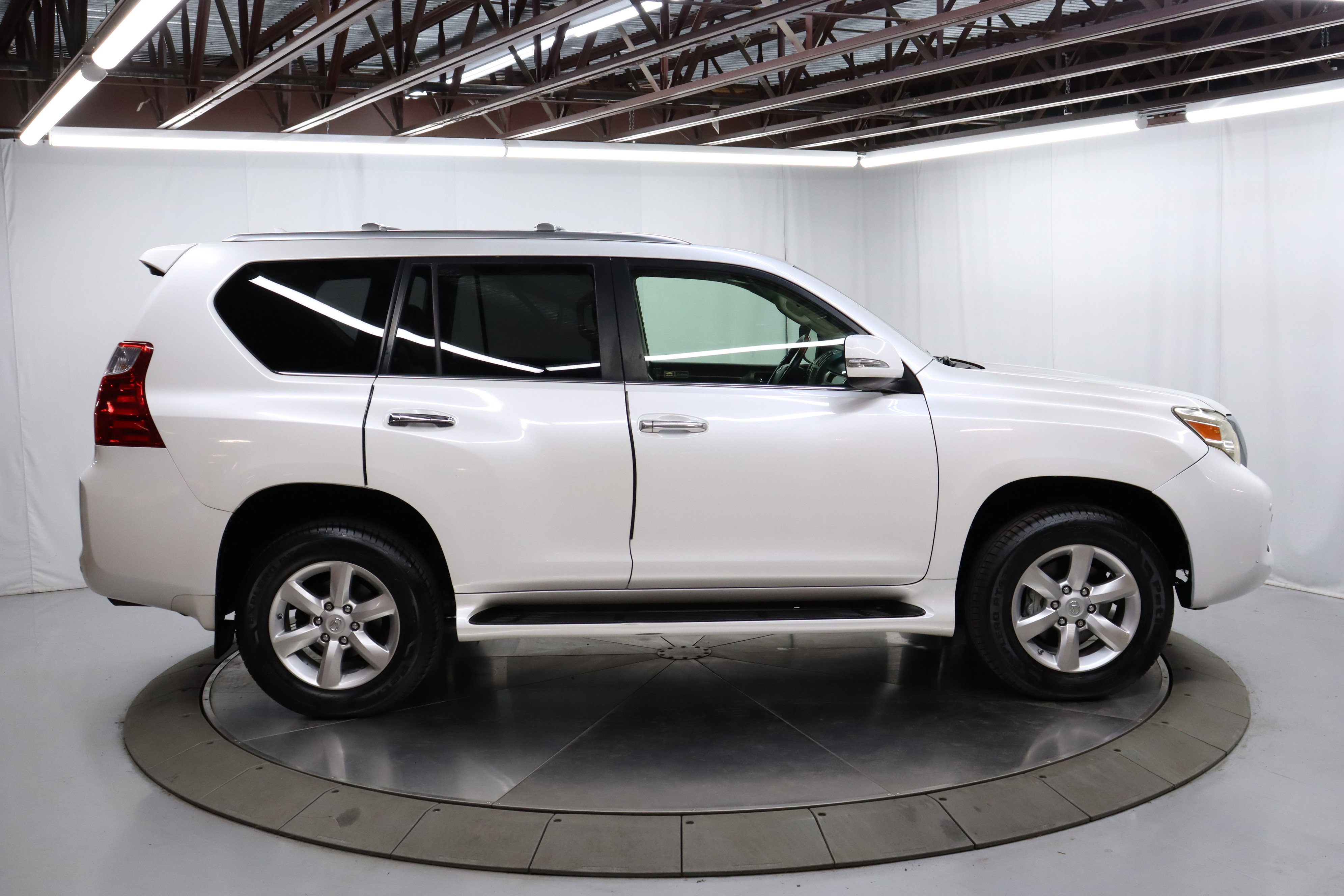 Used 2010 Lexus GX 460 image 8