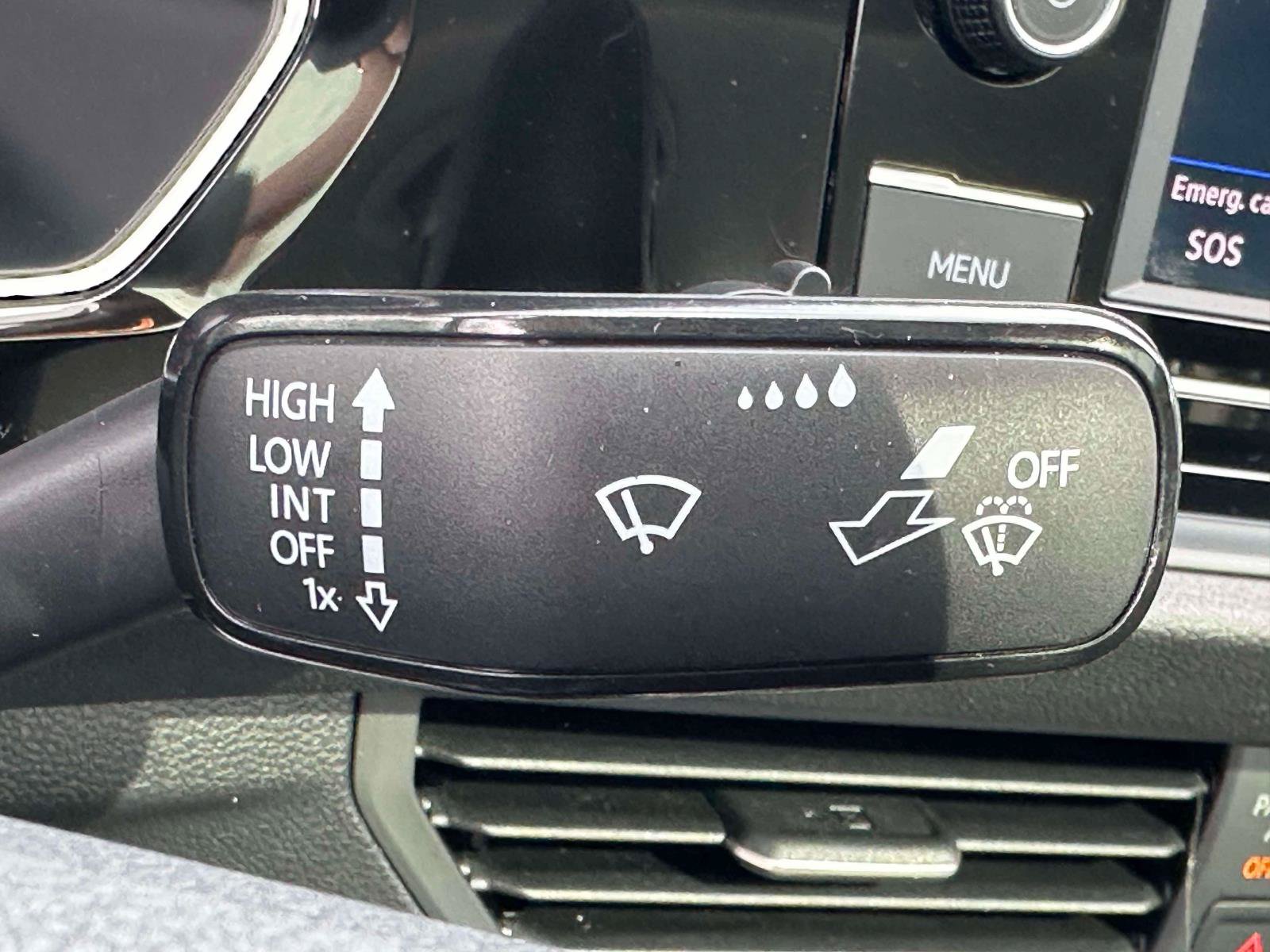 Used 2024 Volkswagen Jetta SE w/ Panoramic Sunroof Package FWD image 22