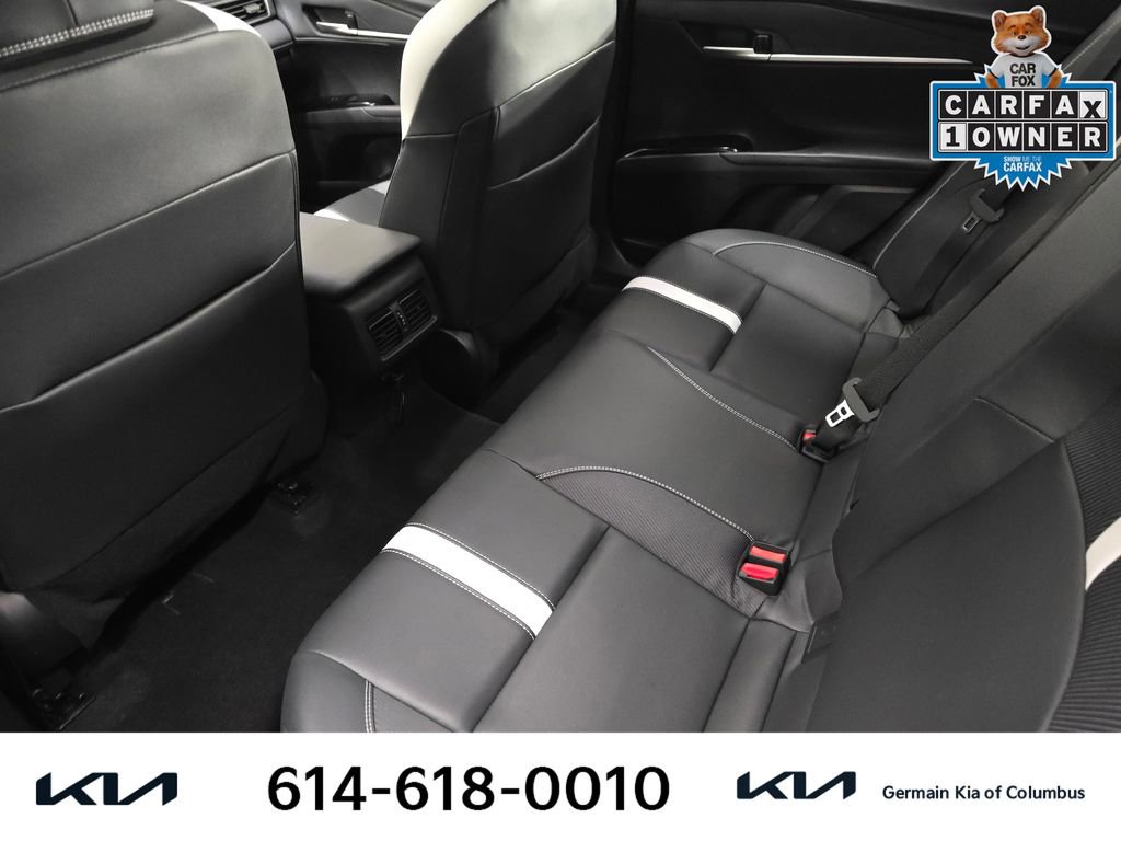 Used 2025 Toyota Camry SE w/ Multimedia Upgrade Package image 20