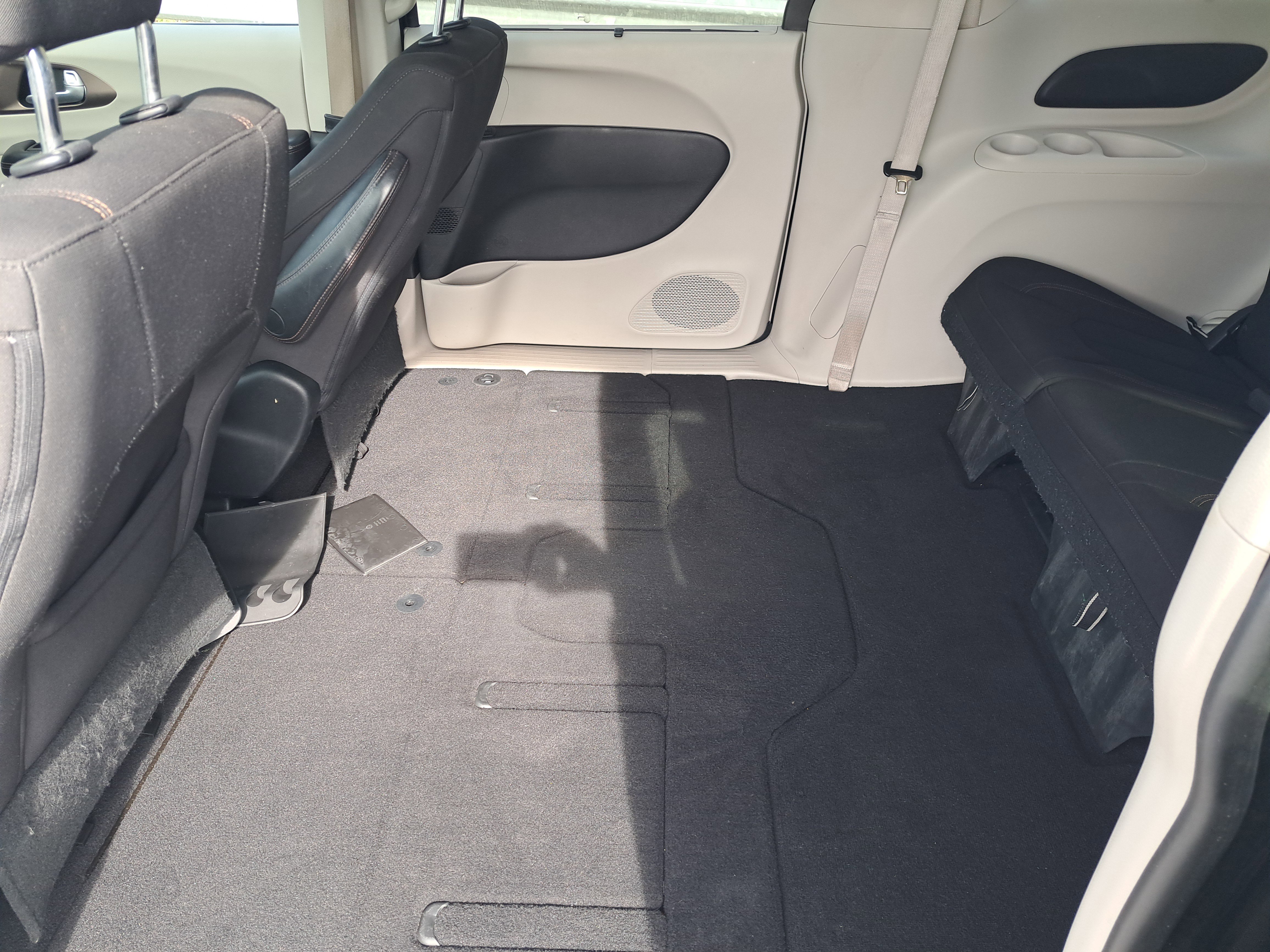 Used 2017 Chrysler Pacifica Touring Plus w/ Tire & Wheel Group image 10