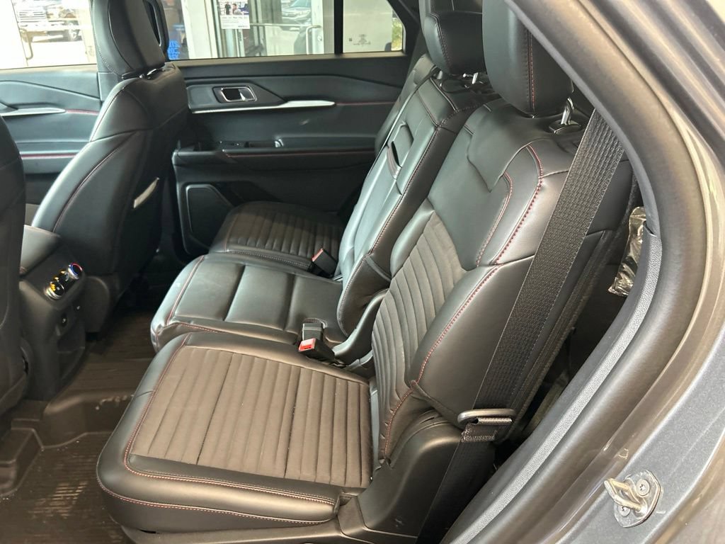 Used 2026 Ford Explorer ST-Line w/ ST-Line Street Pack AWD/4WD image 14