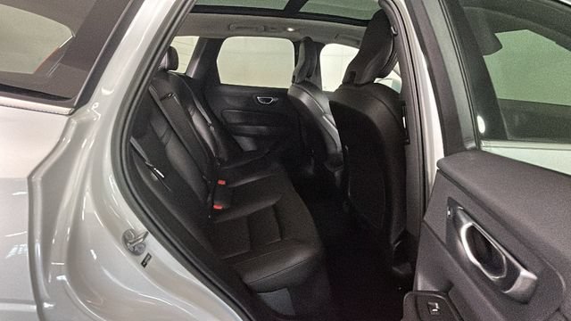 Used 2023 Volvo XC60 B5 Core w/ Climate Package AWD/4WD image 28