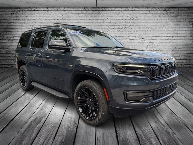 Used 2025 Jeep Wagoneer Series II w/ Convenience Group I image 3