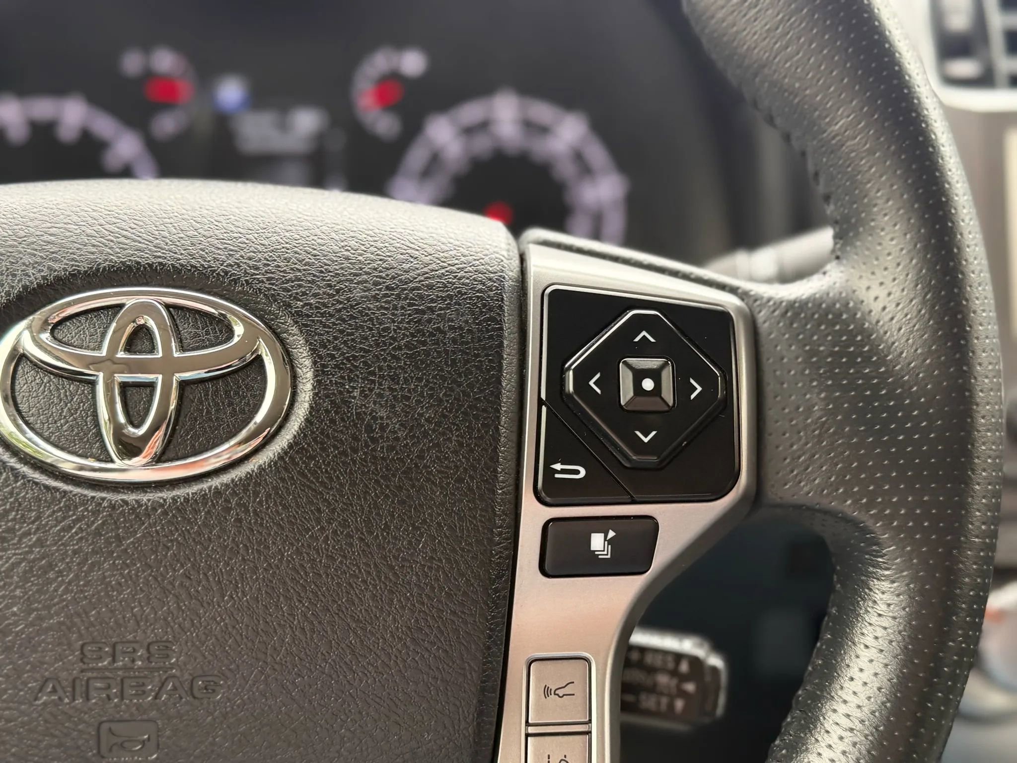 Used 2022 Toyota 4Runner SR5 image 33