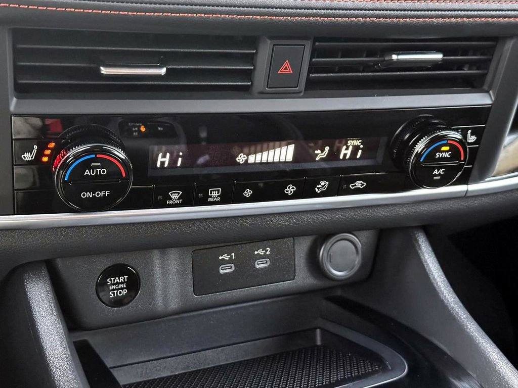 Certified 2025 Nissan Rogue SV image 30