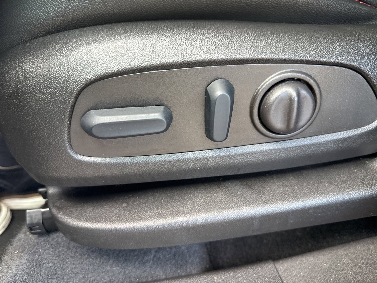 Used 2023 Chevrolet Equinox RS w/ RS Leather Package image 42