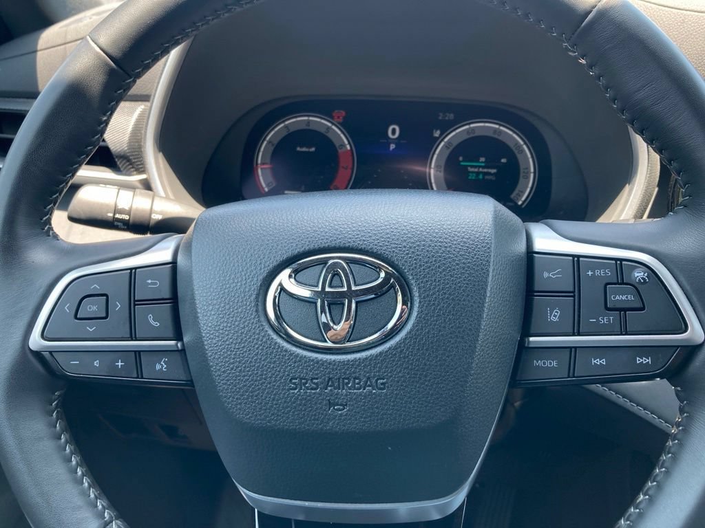 Used 2025 Toyota Highlander XSE AWD/4WD image 21