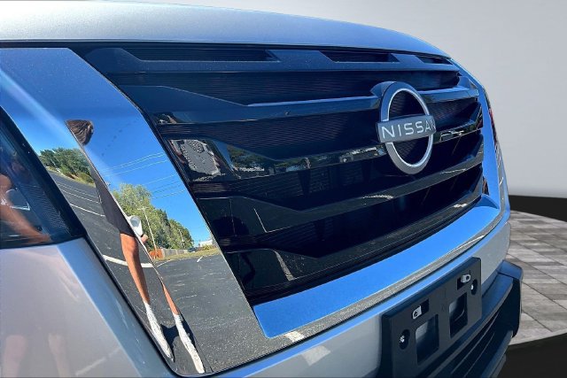 Used 2025 Nissan Pathfinder SV AWD/4WD image 31