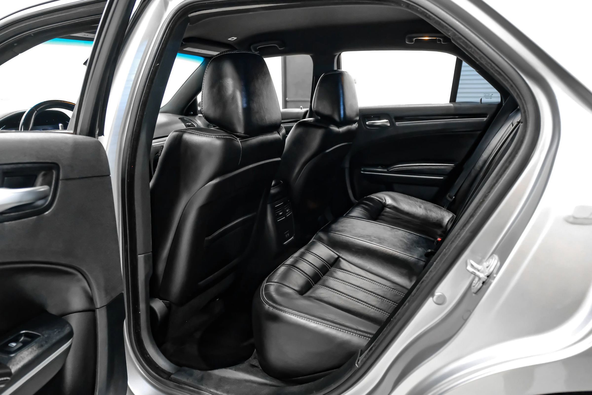 Used 2018 Chrysler 300 S AWD/4WD image 35