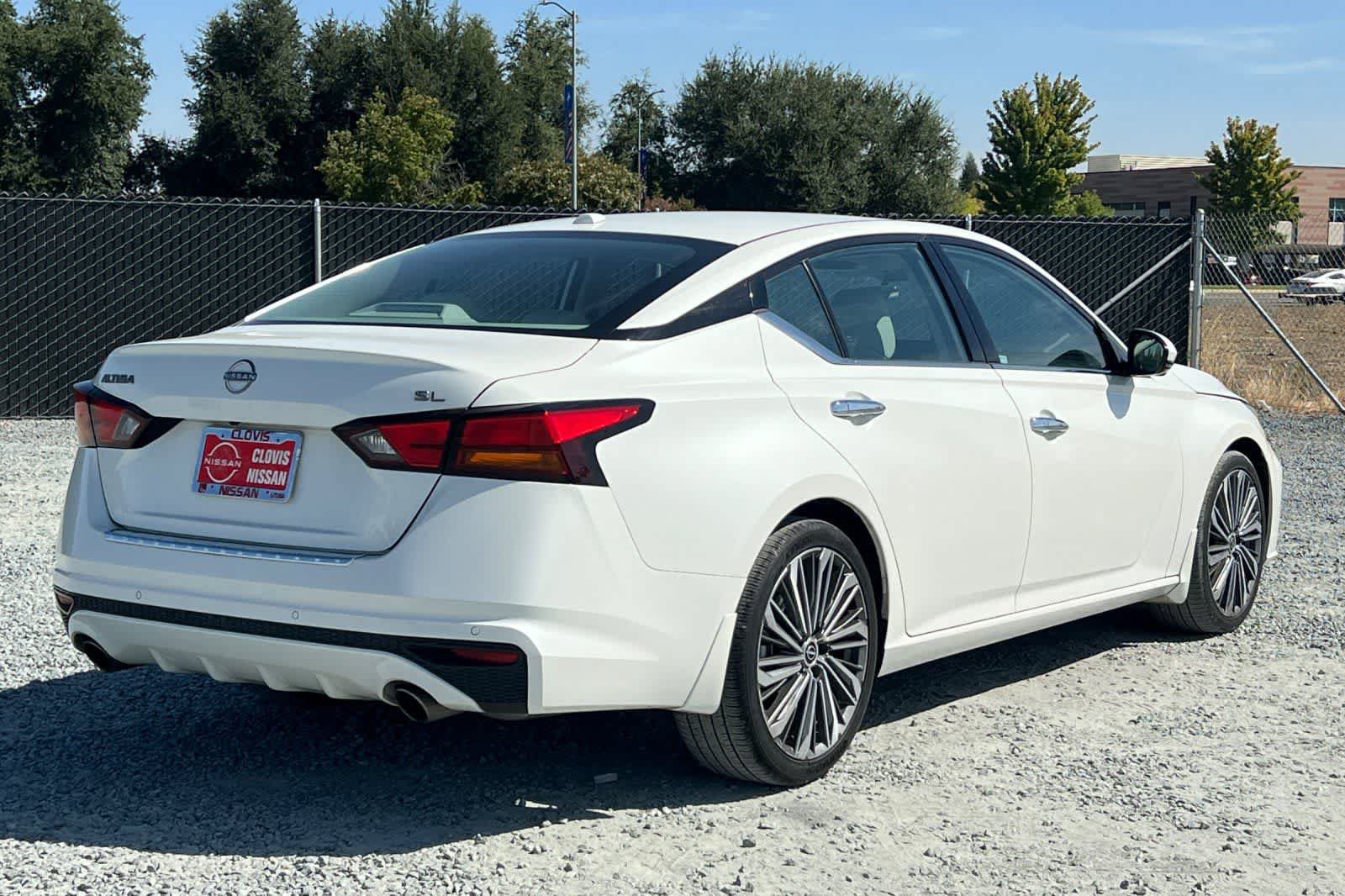 Certified 2023 Nissan Altima 2.5 SL FWD image 3