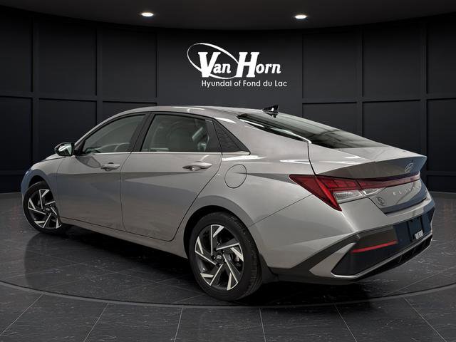 Used 2024 Hyundai Elantra Limited image 3