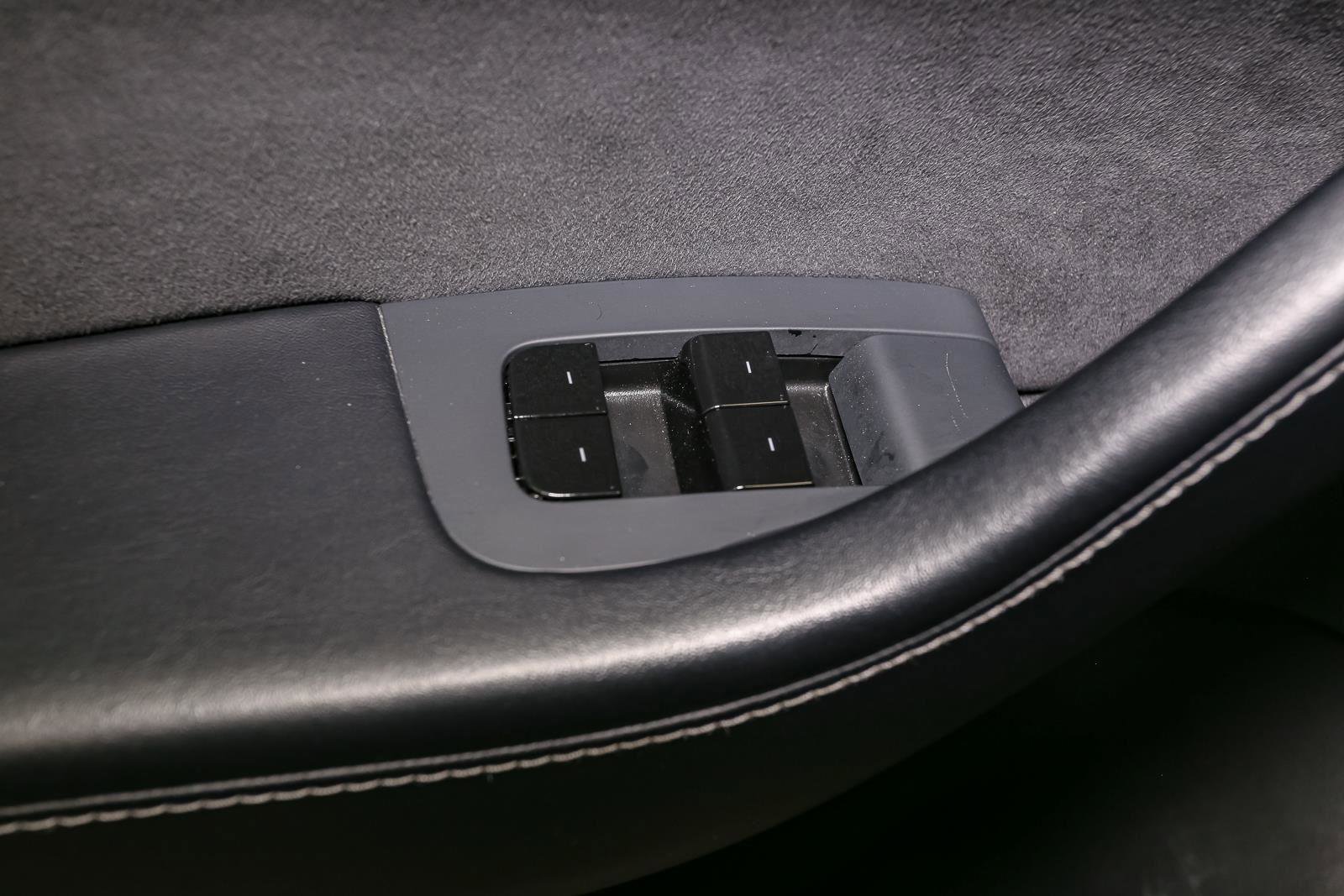 Used 2021 Tesla Model Y Long Range AWD/4WD image 41