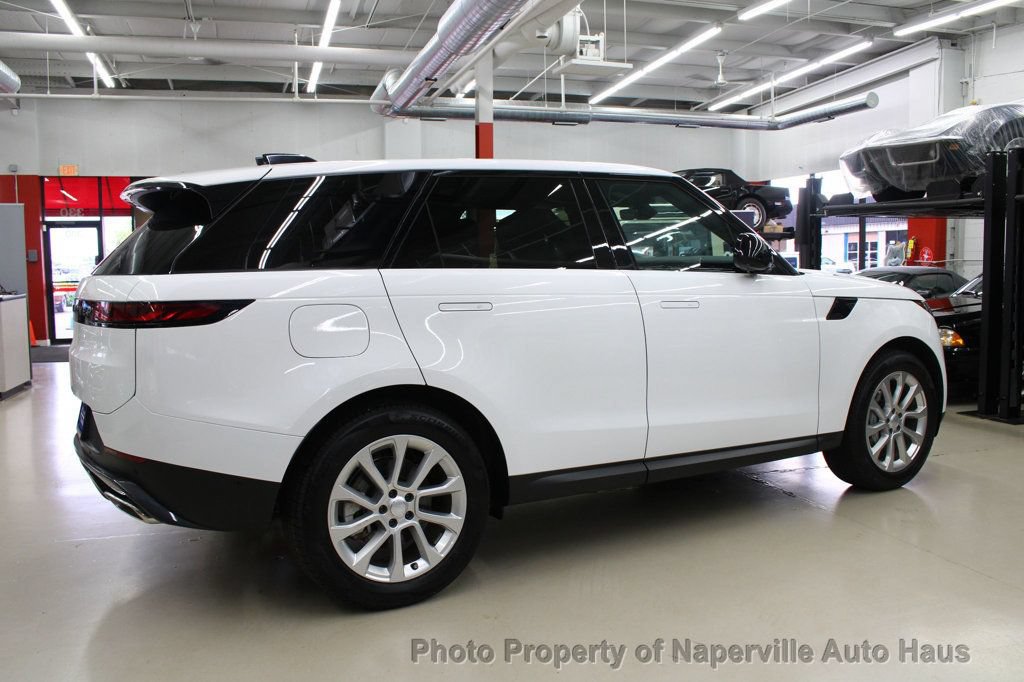 Used 2025 Land Rover Range Rover Sport SE AWD/4WD image 7