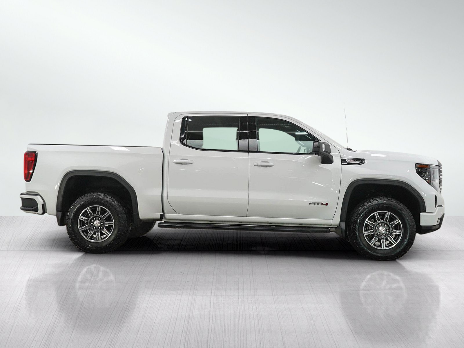 Used 2024 GMC Sierra 1500 AT4 w/ AT4 Preferred Package AWD/4WD image 6