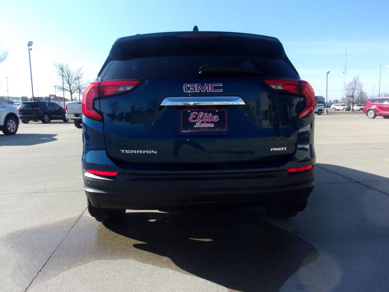 Used 2021 GMC Terrain SLE w/ Driver Convenience Package AWD/4WD image 7