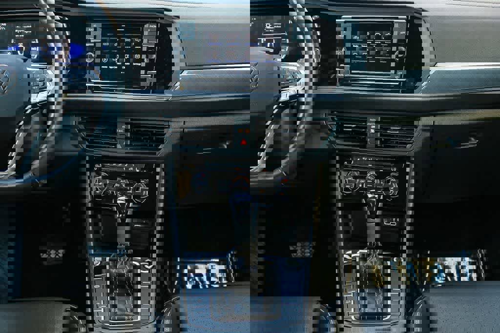 Used 2024 Volkswagen Jetta SE image 13