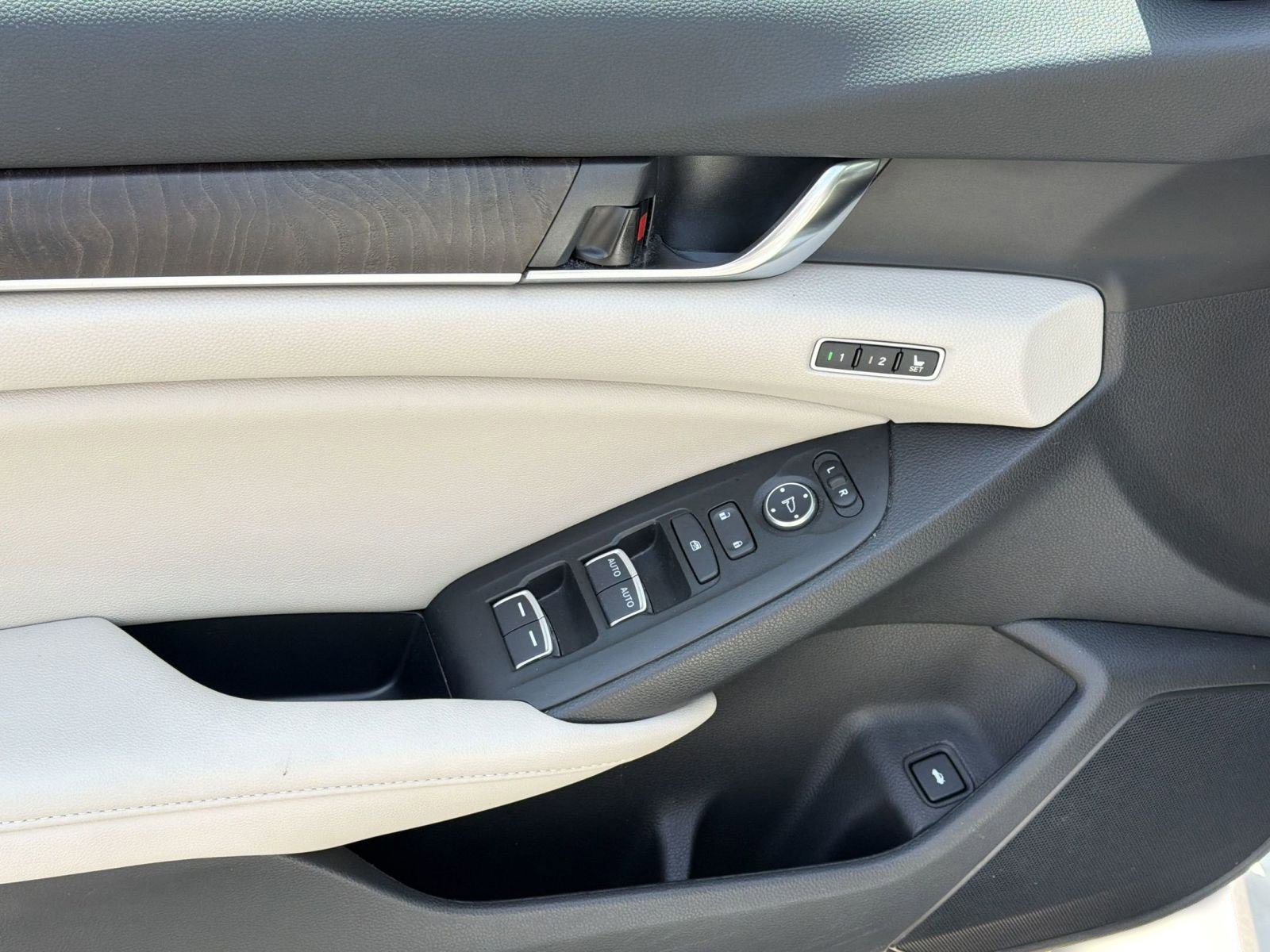 Used 2022 Honda Accord Touring image 13