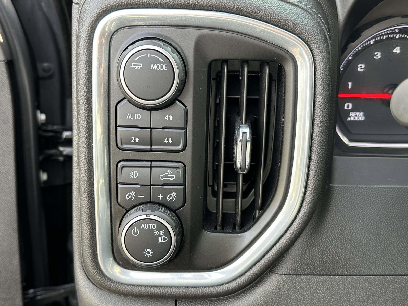 Used 2021 Chevrolet Silverado 1500 LT Trail Boss w/ Convenience Package II image 23