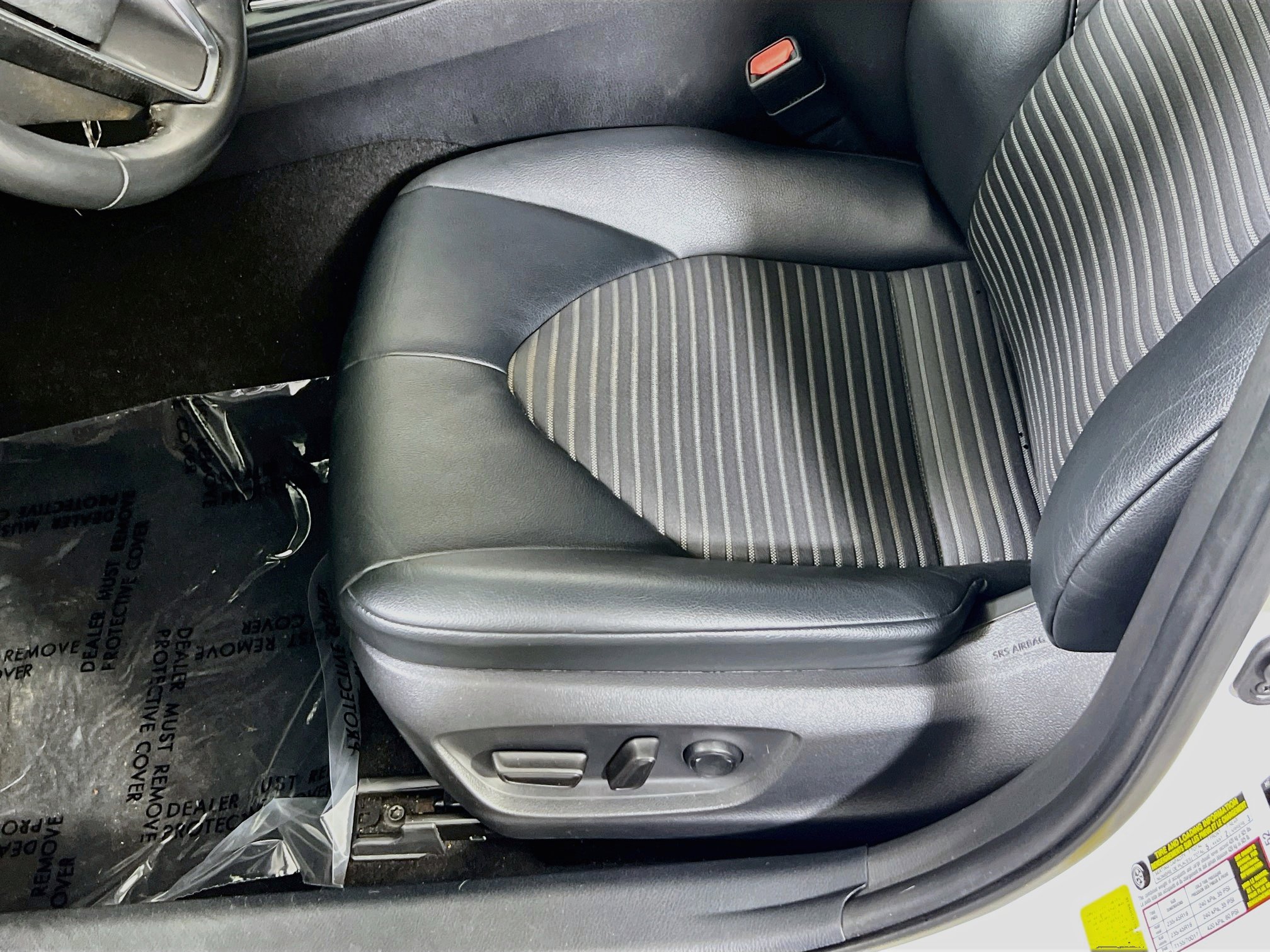 Used 2020 Toyota Camry SE image 18