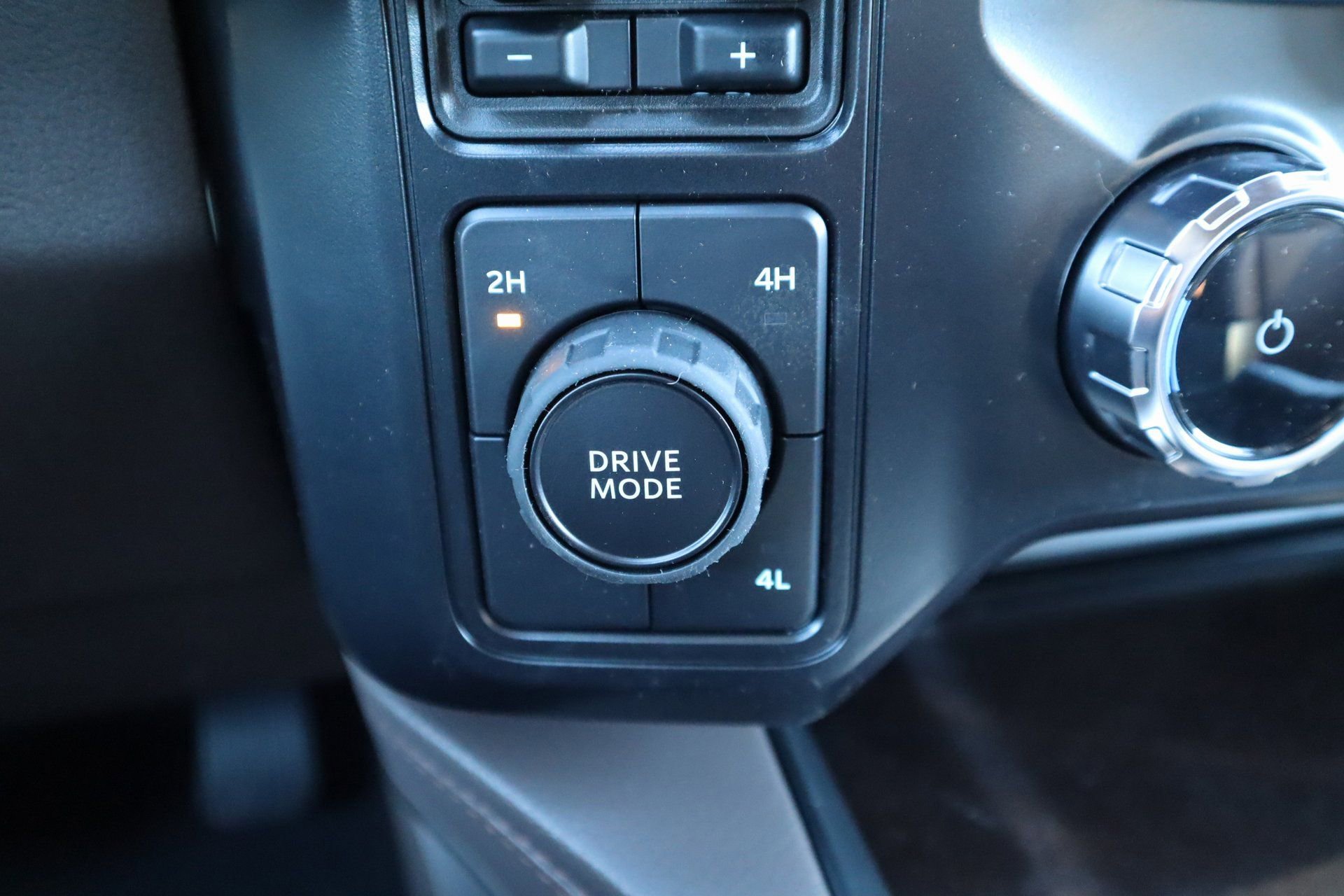 New 2026 Ford F350 King Ranch w/ Chrome Package image 9