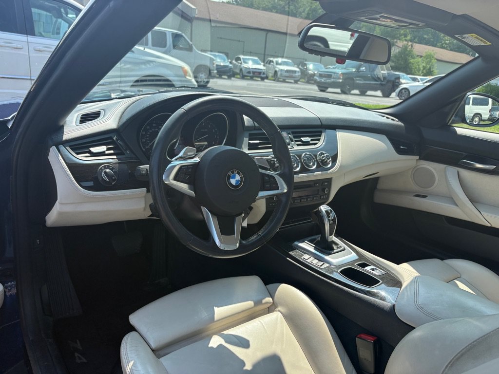Used 2009 BMW Z4 sDrive35i RWD image 11