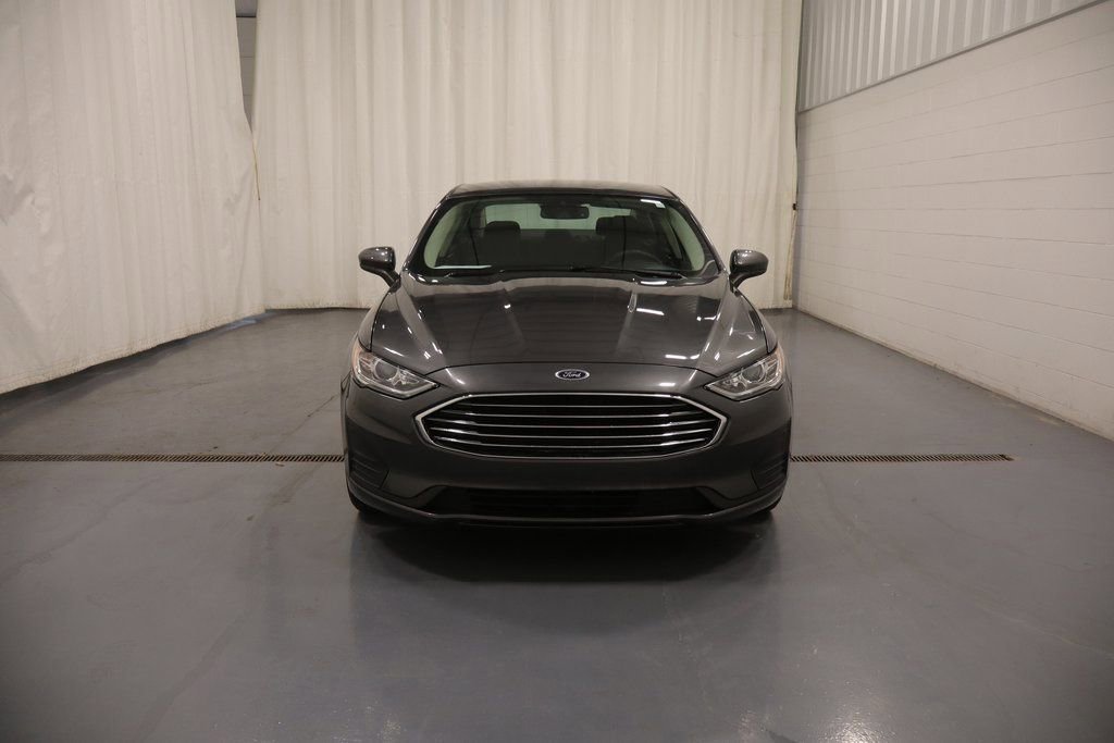 Used 2020 Ford Fusion SE image 3