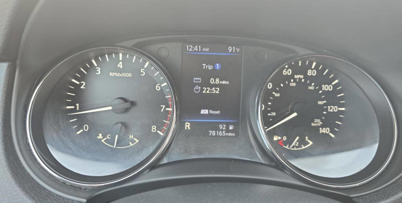 Used 2018 Nissan Rogue SV image 11