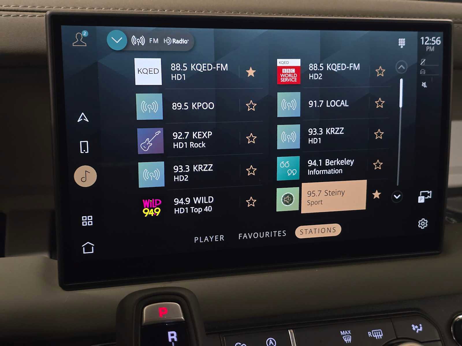 Used 2025 Land Rover Defender 90 X-Dynamic SE image 25