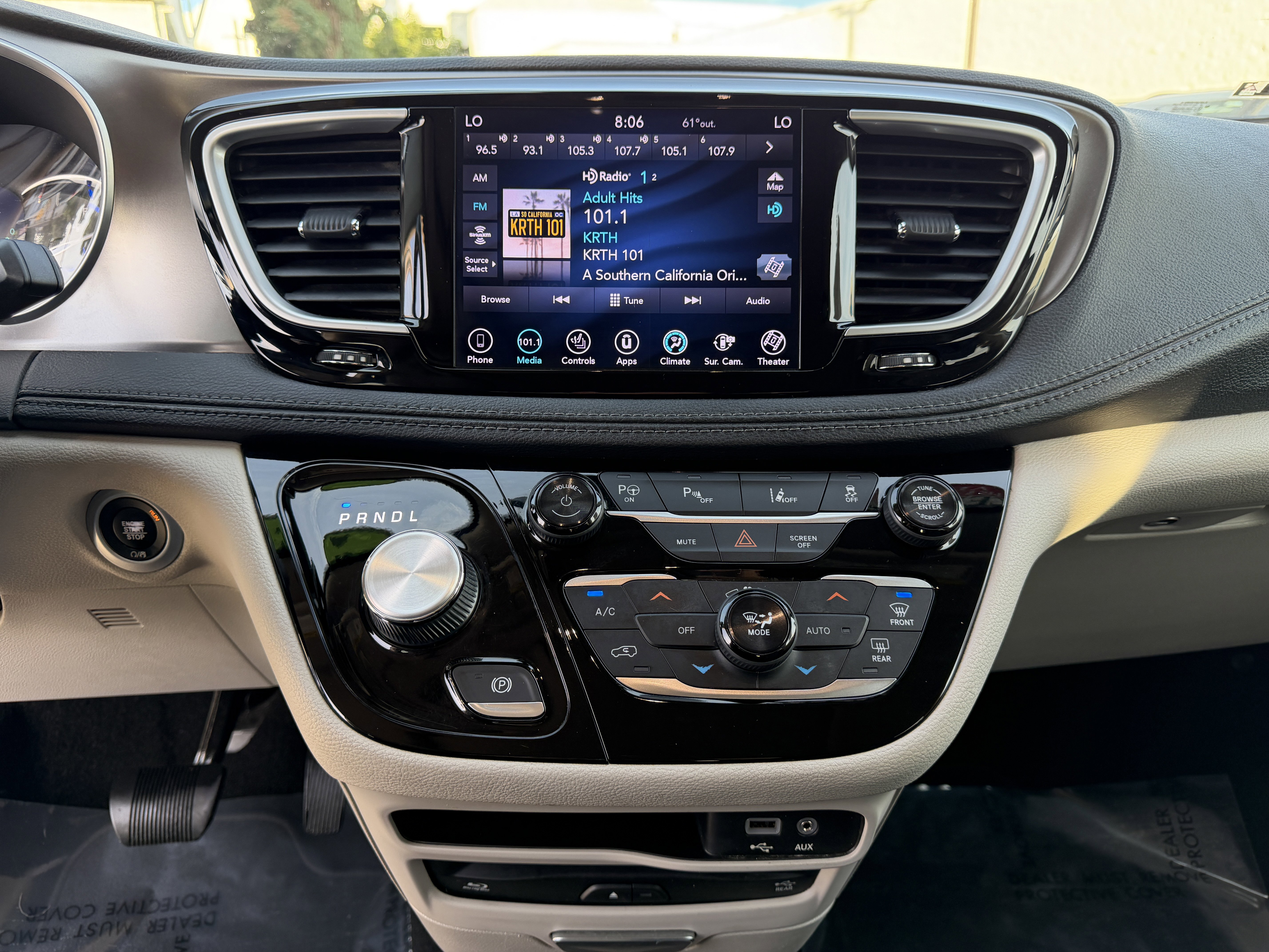 Used 2018 Chrysler Pacifica Limited w/ Advanced Safetytec Group image 16