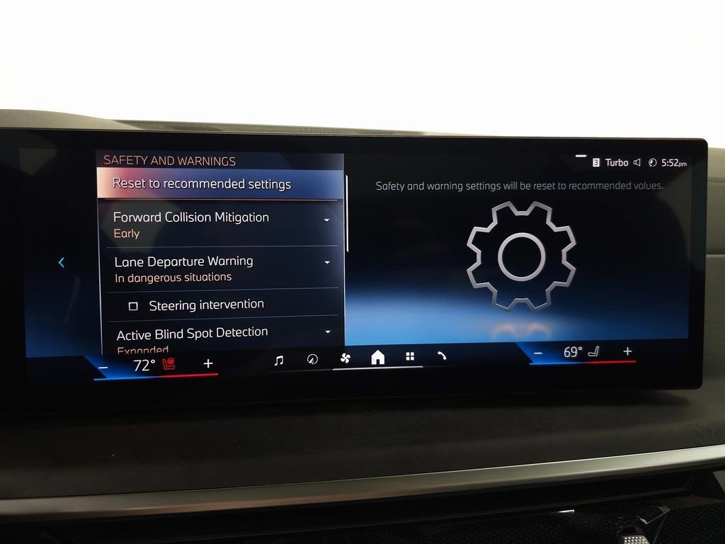 Used 2025 BMW X5 xDrive40i w/ Parking Assistance Package image 26