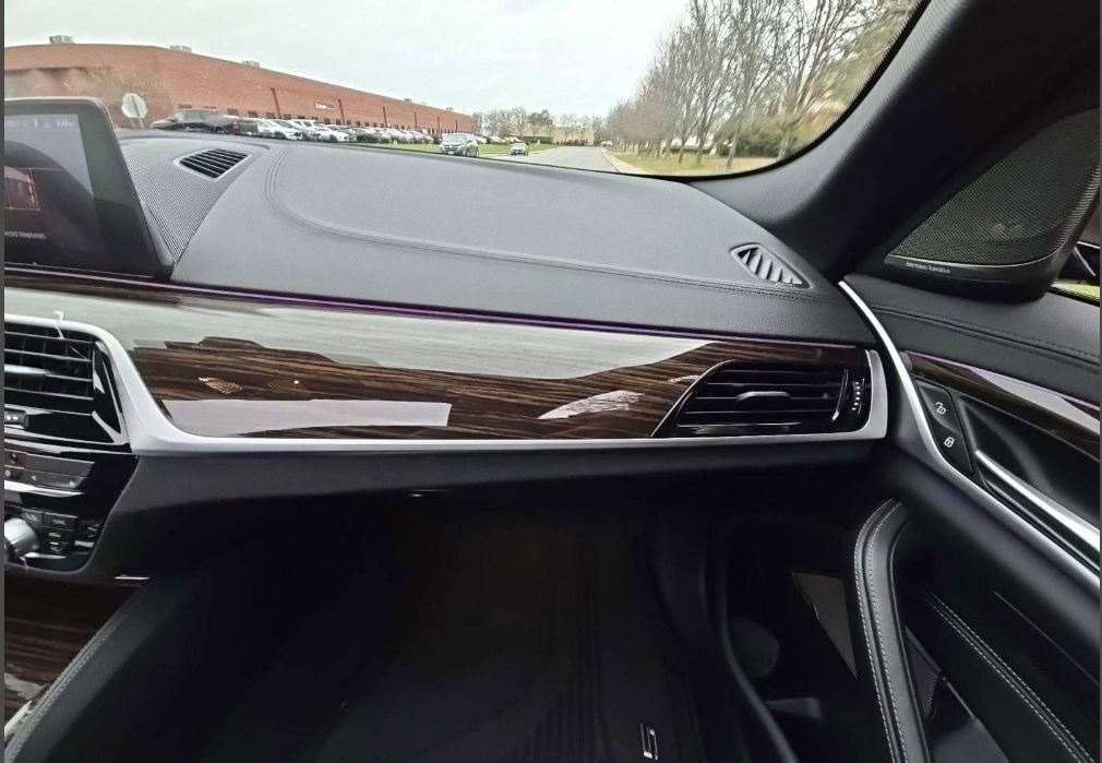 Used 2020 BMW M550i xDrive w/ Executive Package image 3