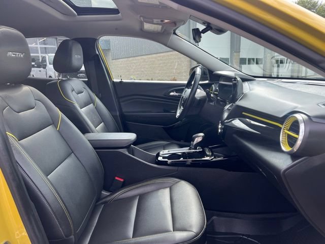 Used 2025 Chevrolet Trax ACTIV w/ Sunroof Package FWD image 11