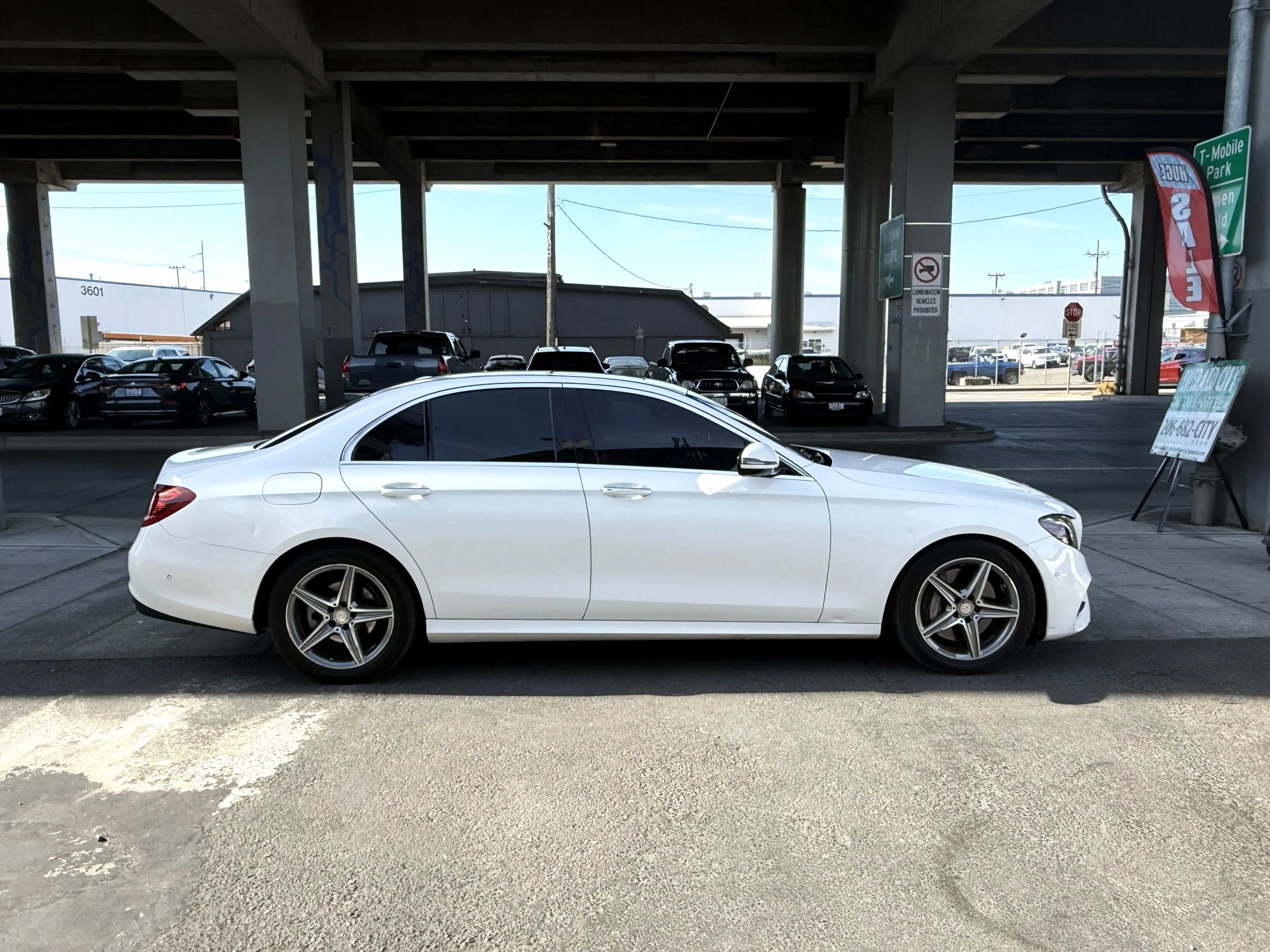 Used 2017 Mercedes-Benz E 300 image 4