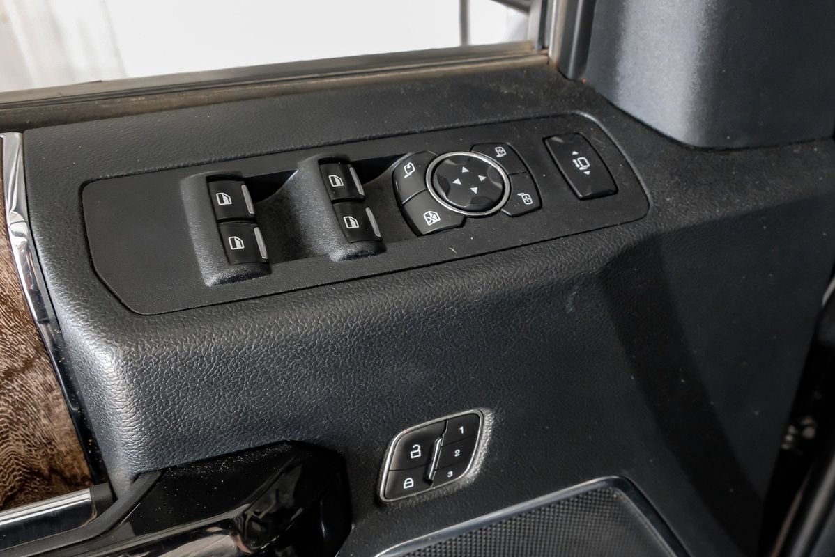 Used 2019 Ford F250 Lariat w/ Lariat Ultimate Package AWD/4WD image 43