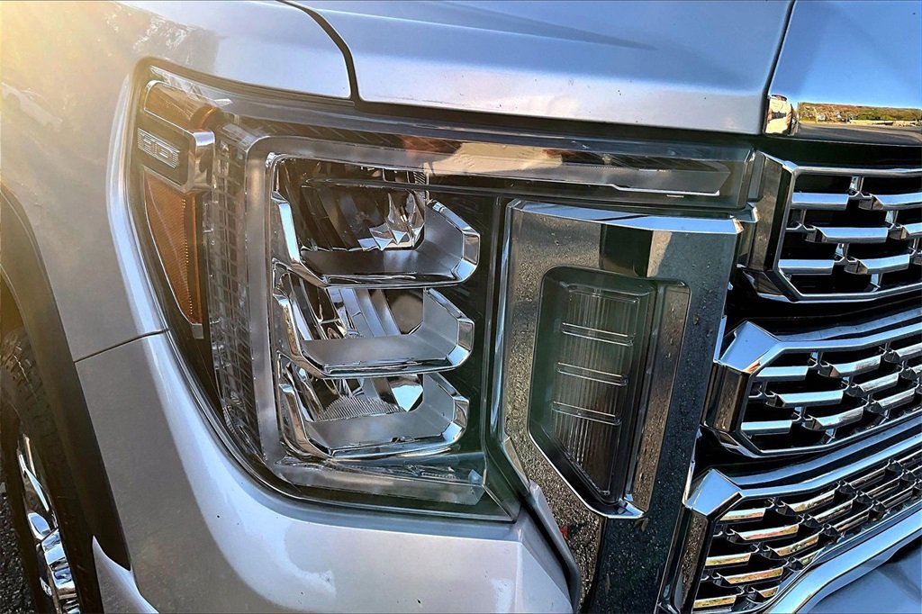 Certified 2020 GMC Sierra 3500 Denali w/ Denali Ultimate Package image 27
