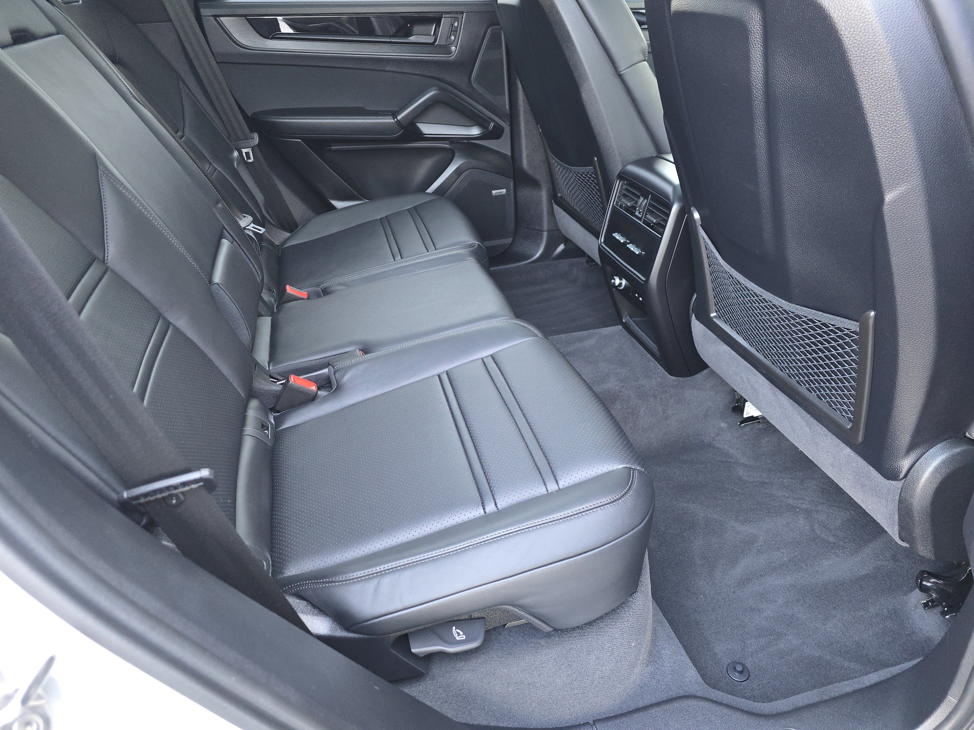 Certified 2025 Porsche Cayenne GTS image 14