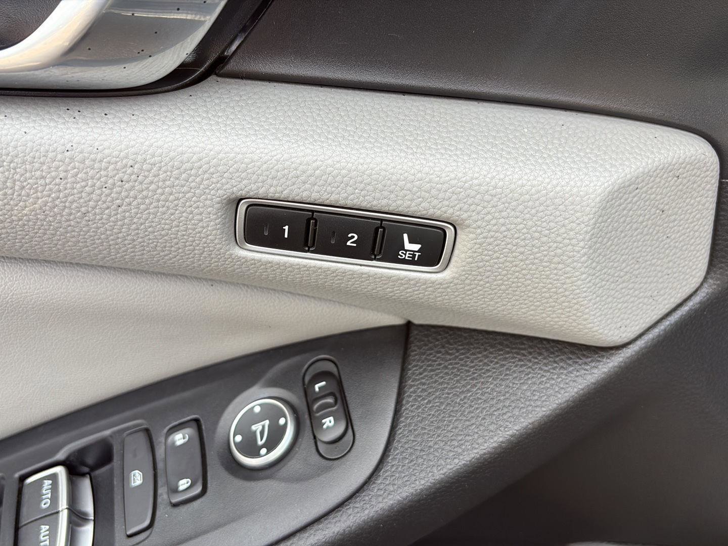 Used 2019 Honda Accord EX-L image 13